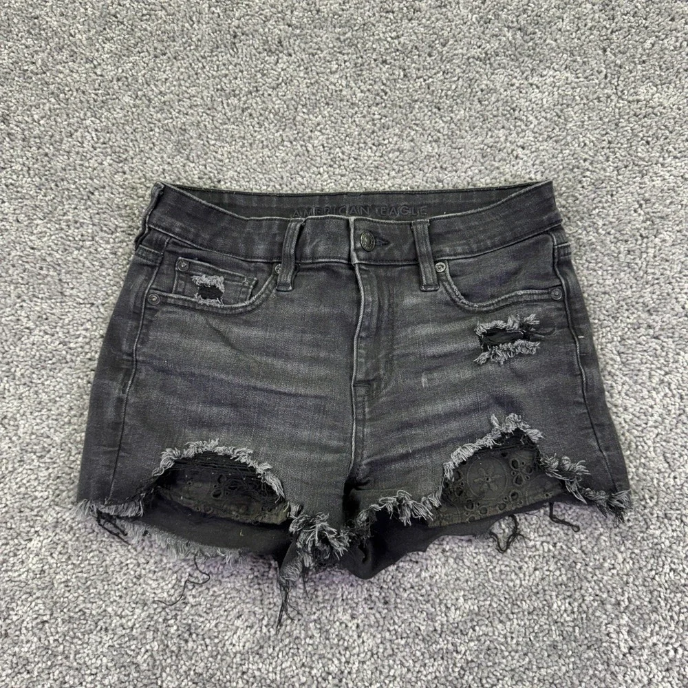 American Eagle High Rise Shortie Womens 4 Black Distressed Eyelet Cut Off